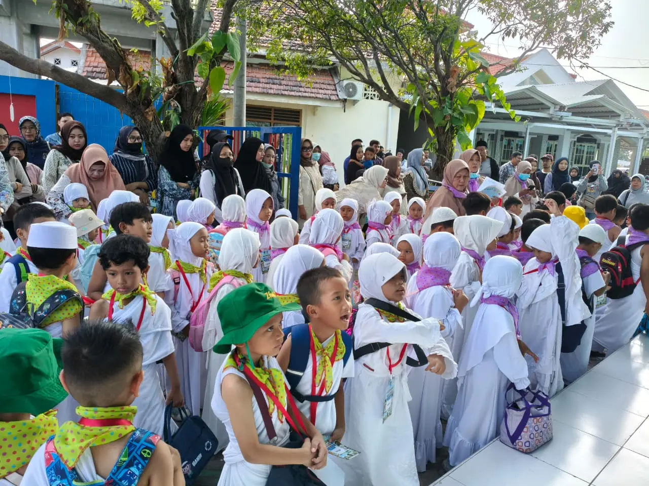 Belajar Berhaji, Menanam Rindu ke Tanah Suci Sejak Dini KB/TK Al Muttaqien Surabaya 
