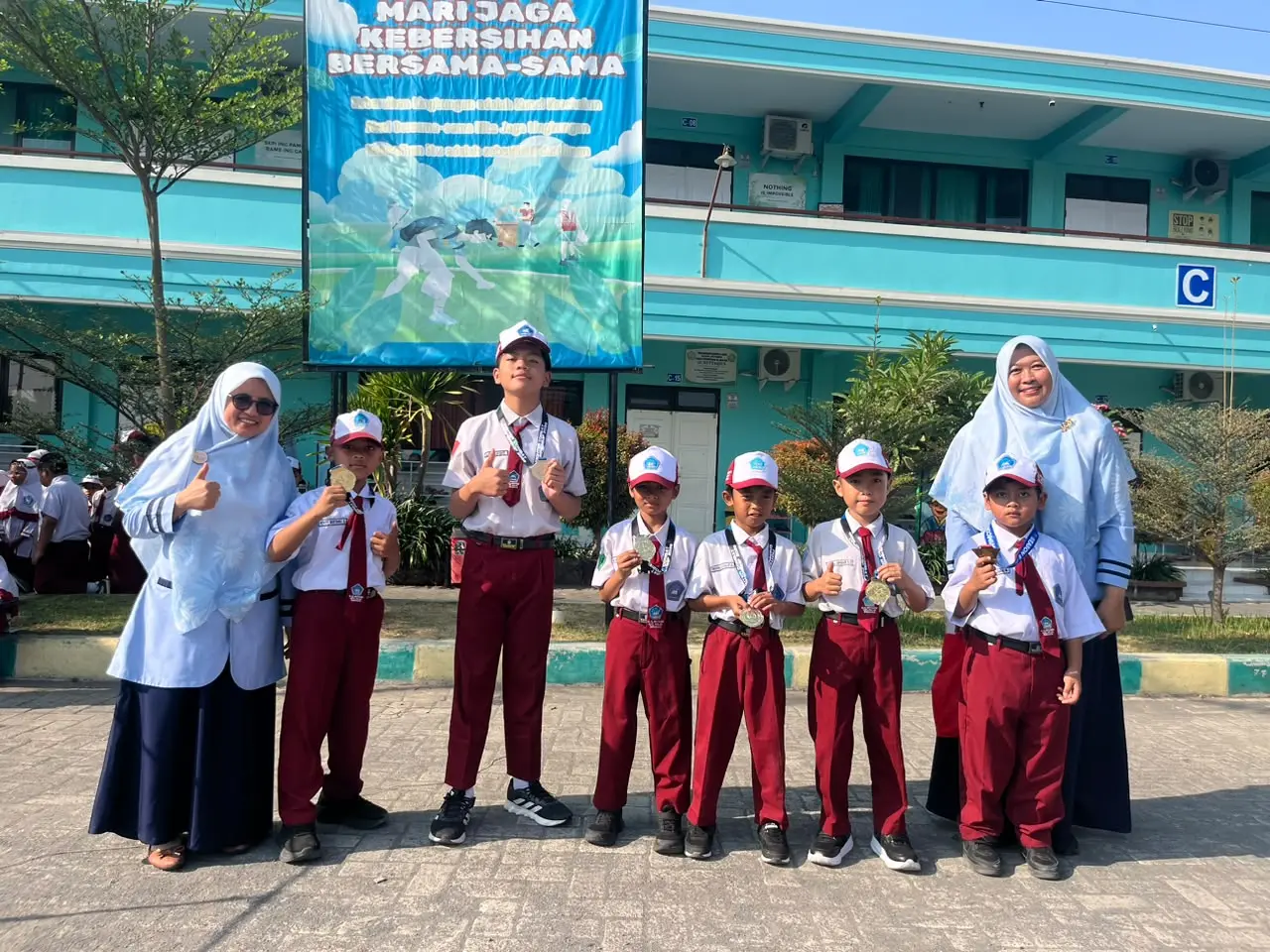 Di Balik Medali, Ada Perjuangan: Ketika Keberanian Siswa SD Al Muttaqien Surabaya Menjadi Prestasi